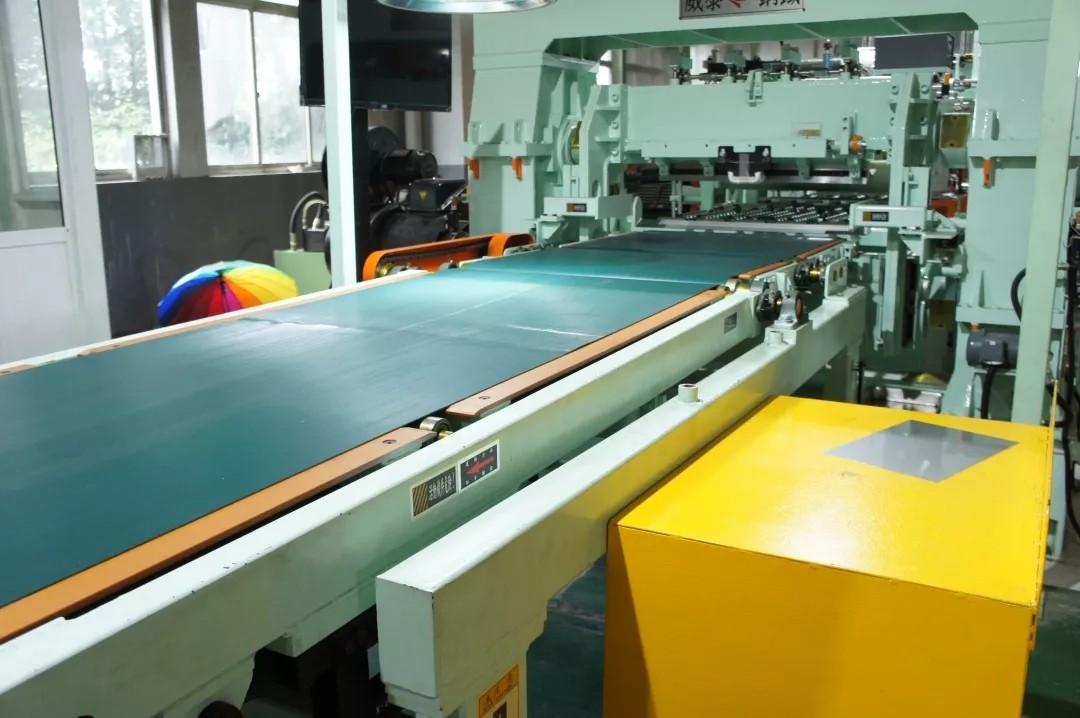 15621218646843327eVk.jpg 640.webp (5).jpg